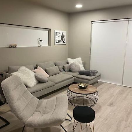 Beautiful Apartment Near Airport Njarthvik Экстерьер фото