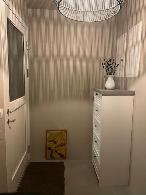 Beautiful Apartment Near Airport Njarthvik Экстерьер фото