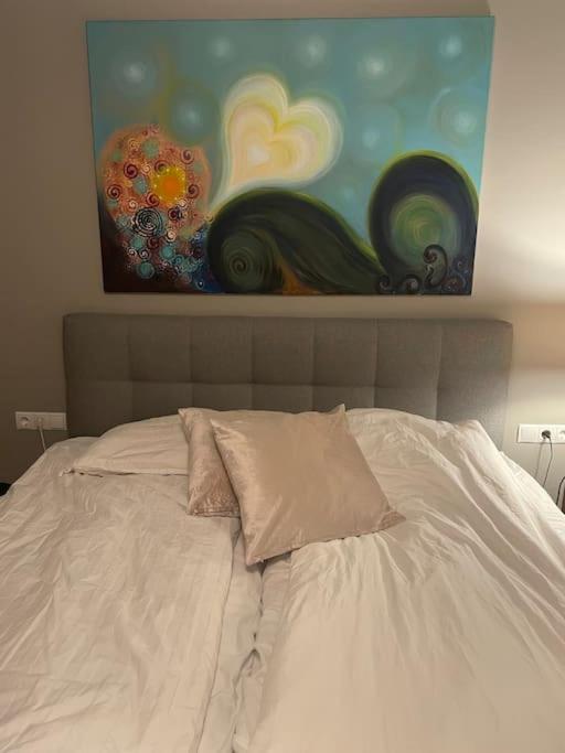 Beautiful Apartment Near Airport Njarthvik Экстерьер фото