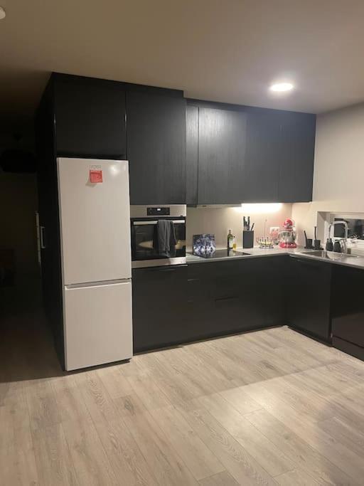 Beautiful Apartment Near Airport Njarthvik Экстерьер фото