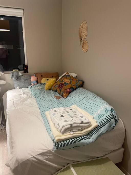 Beautiful Apartment Near Airport Njarthvik Экстерьер фото